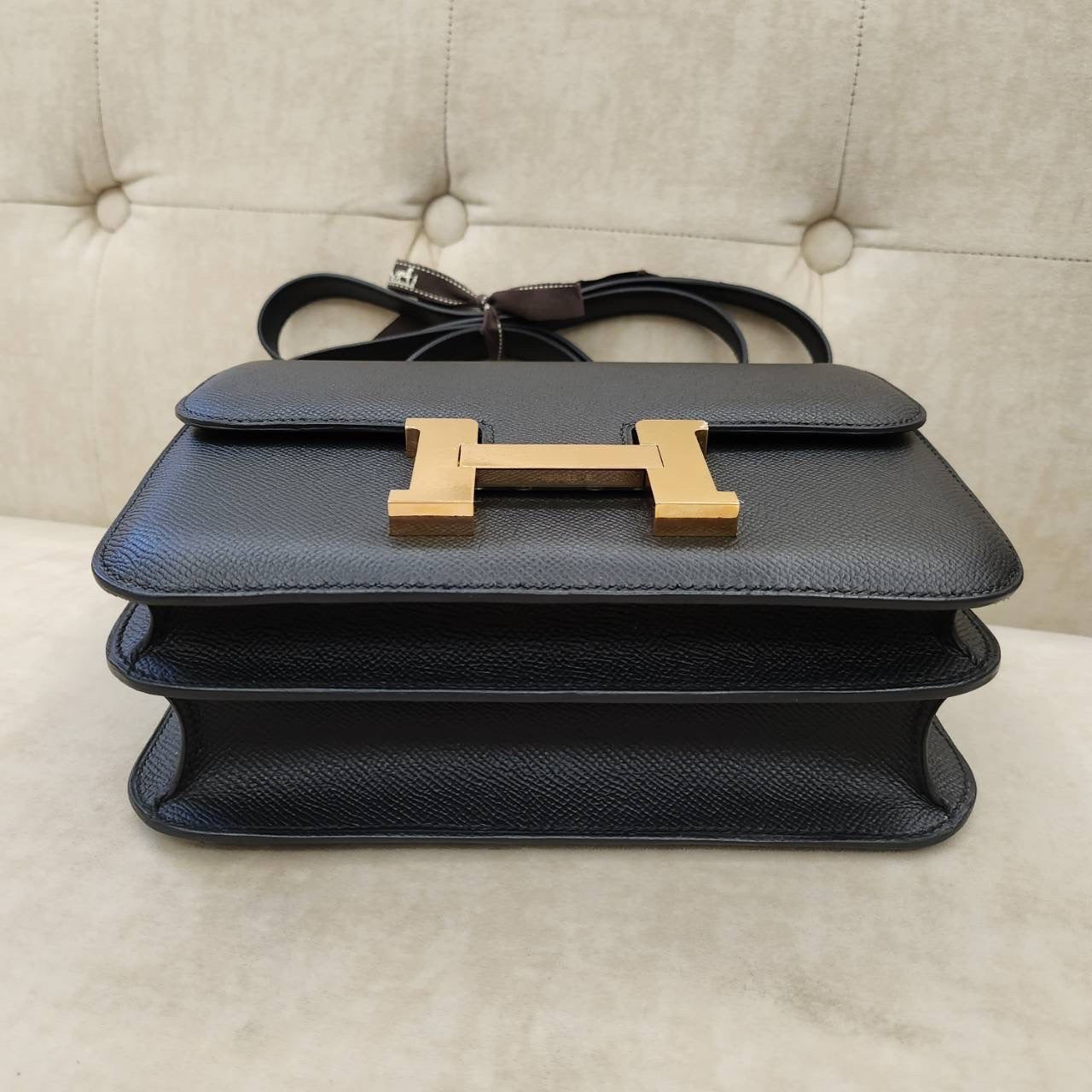Hermès // 1976 Chocolat Leather Constance 24 Bag – VSP Consignment