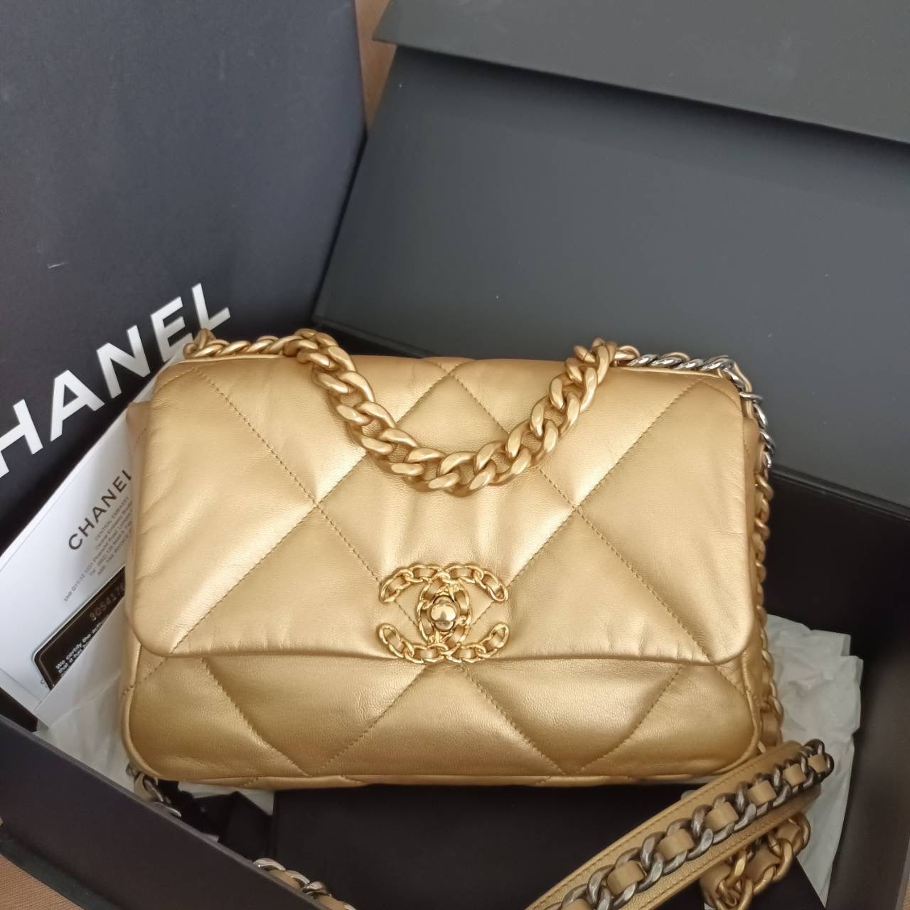 Preloved Chanel C19 Gold GHW Fullset with receipt