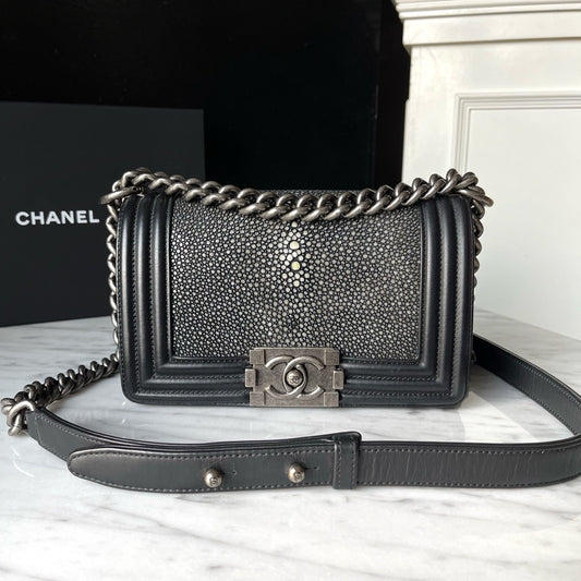 Preloved Chanel Boy bag Black Stingray and Lamb with Ruthenium HW