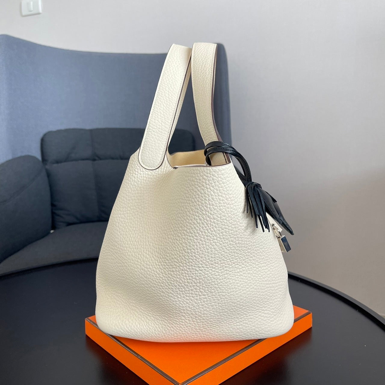 Hermes Agate Taurillon Clemence Leather Picotin Lock 22 Bag For Sale at  1stDibs